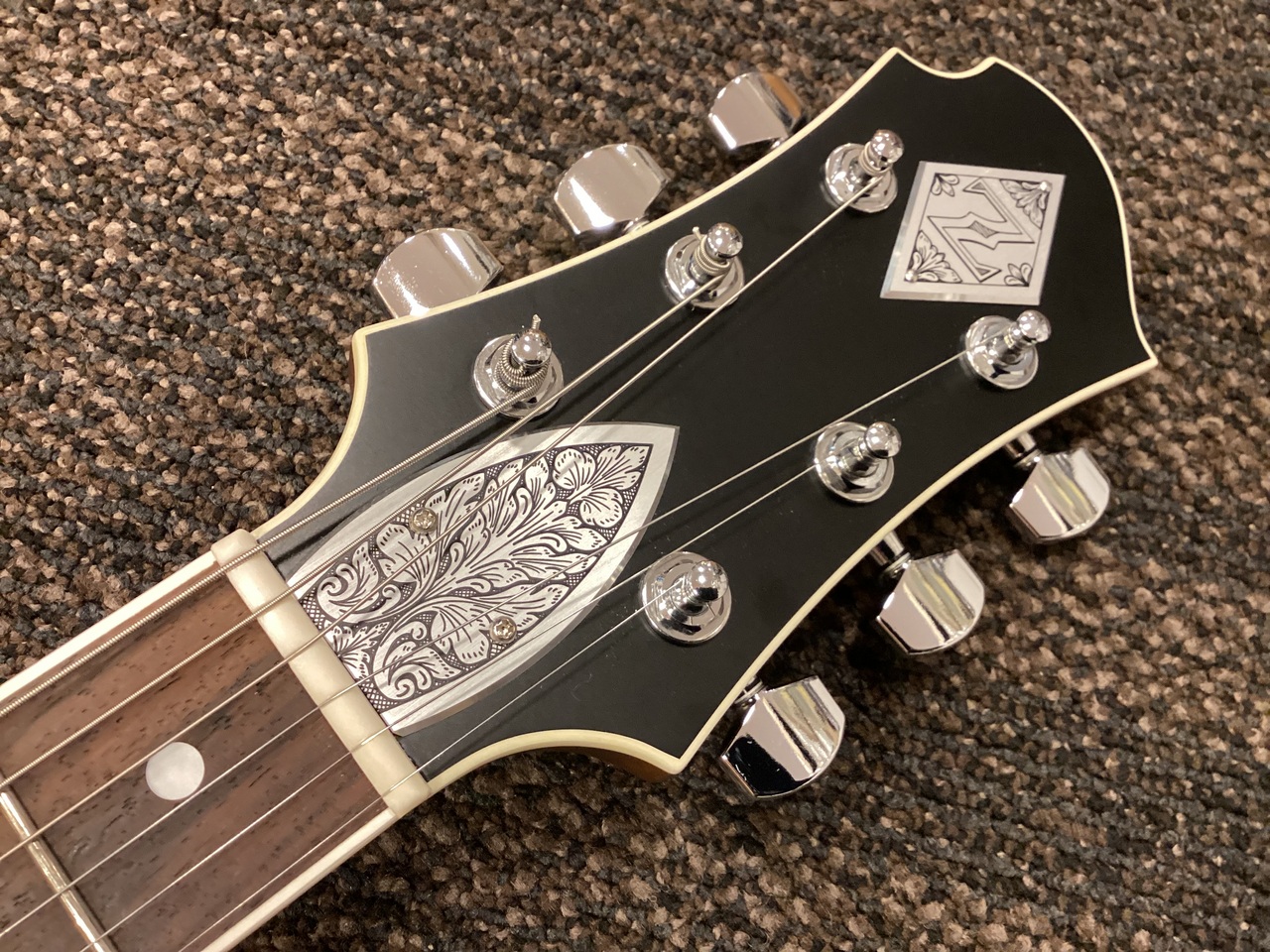 ゼマイティスA24SU NATURAL PEARL 純正ハードケース付き ゼマイティスA24SU NATURAL PEARL 純正ハードケース付き