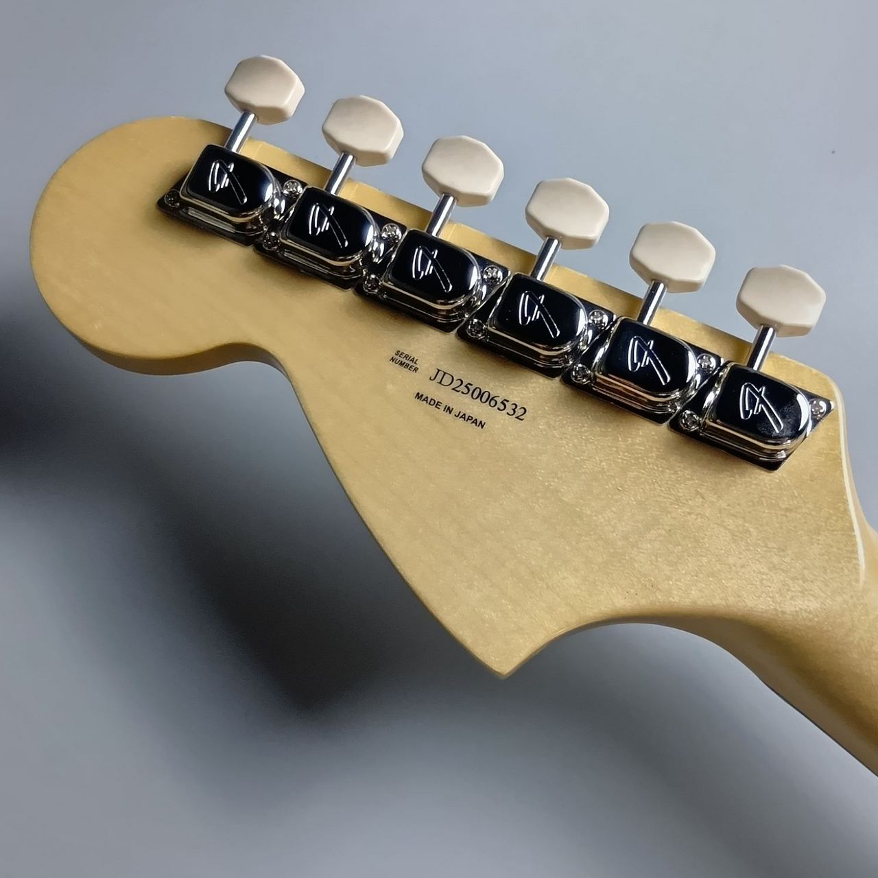 Fender Made in Japan Traditional 60s Mustang Olympic White