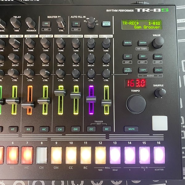 ドラムンベース、音響系中古CD20作品まとめ売り Roland TR-8S AIRA（中古）【楽器検索デジマート】