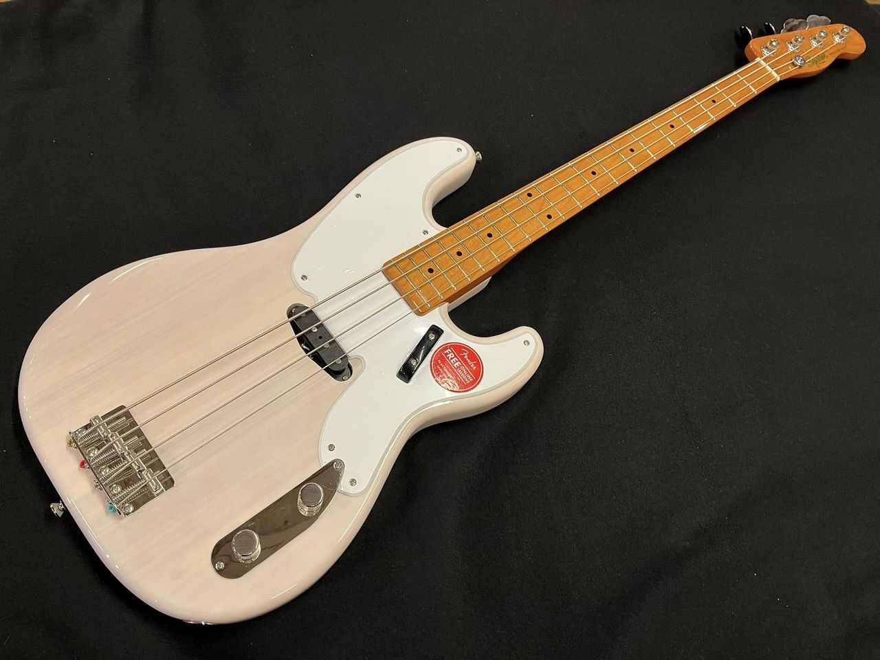 【極美品】Spuier by Fender P Bass エレキベース　ホワイトボディの拭き上げ