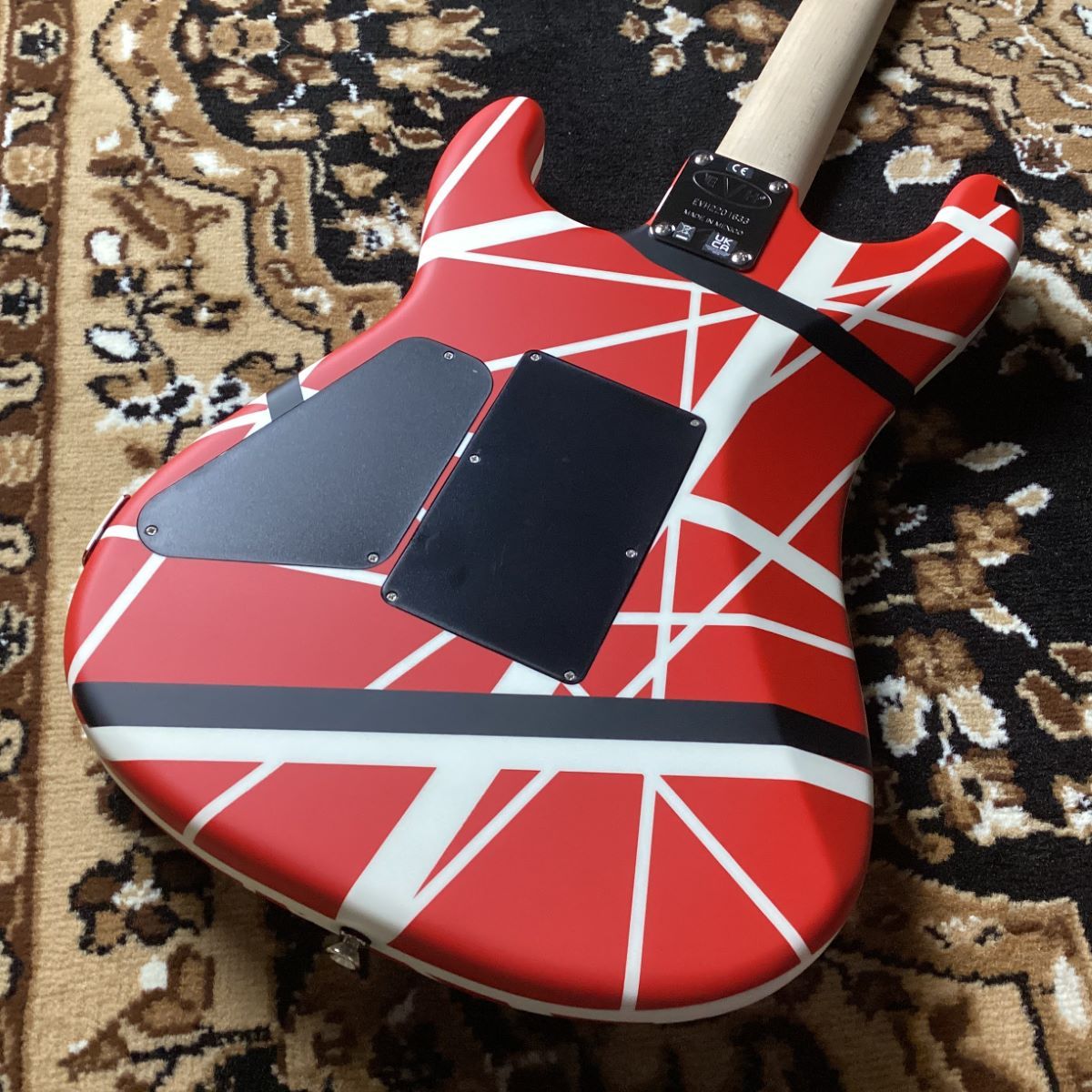 EVH 【現物写真】 EVH Striped Series 5150 Red/Black/White（新品