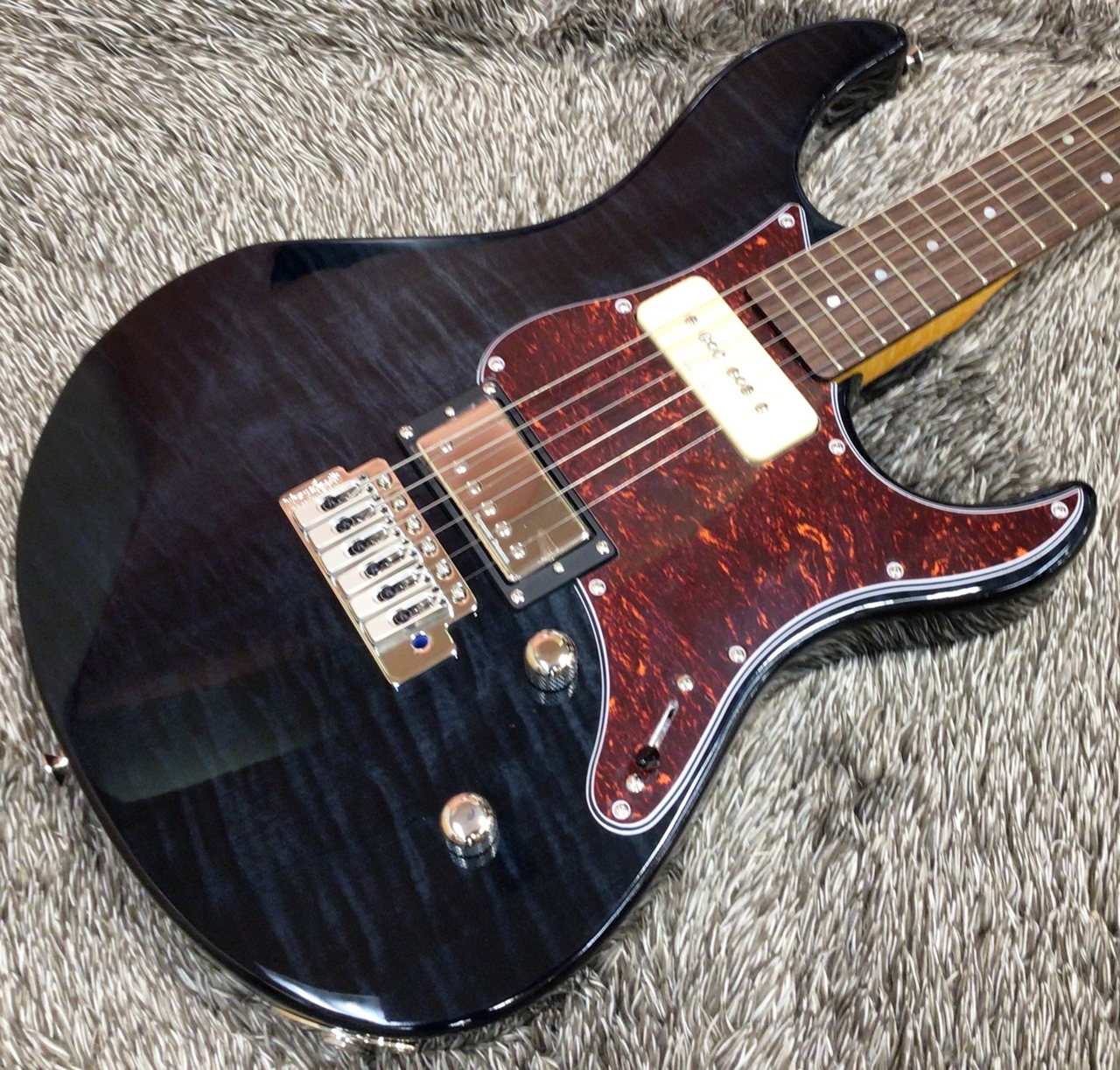 YAMAHA PACIFICA 611VFM TBL(トランスルーセントブラック)【大人気モデル】
