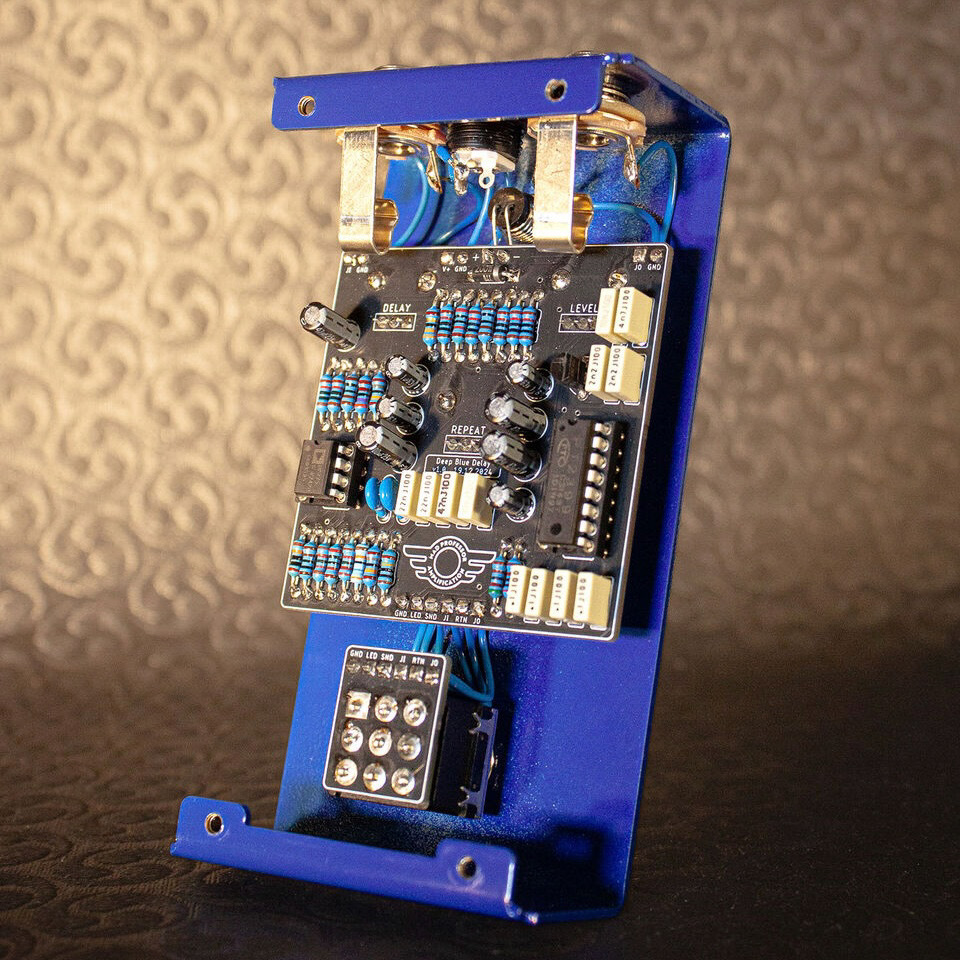 MAD PROFESSOR Deep Blue Delay　ハンドワイアード MAD PROFESSOR Deep Blue Delay Handwired 【フィンランド製ハンド