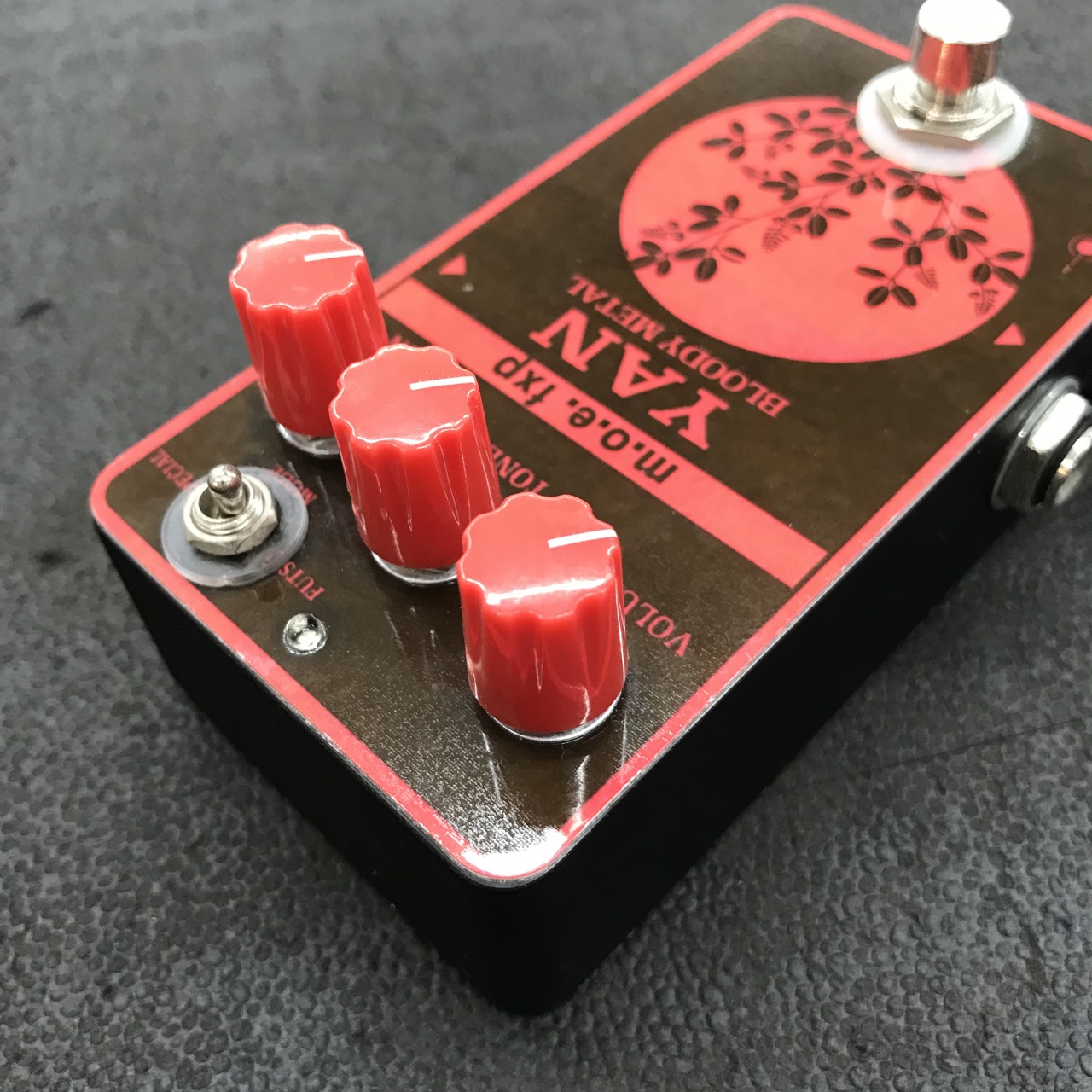 m.o.e. fxp YAN Bloody l ギターエフェクター m.o.e. fx YAN BLOODY L ギターエフェクター m.o.e. fx YAN