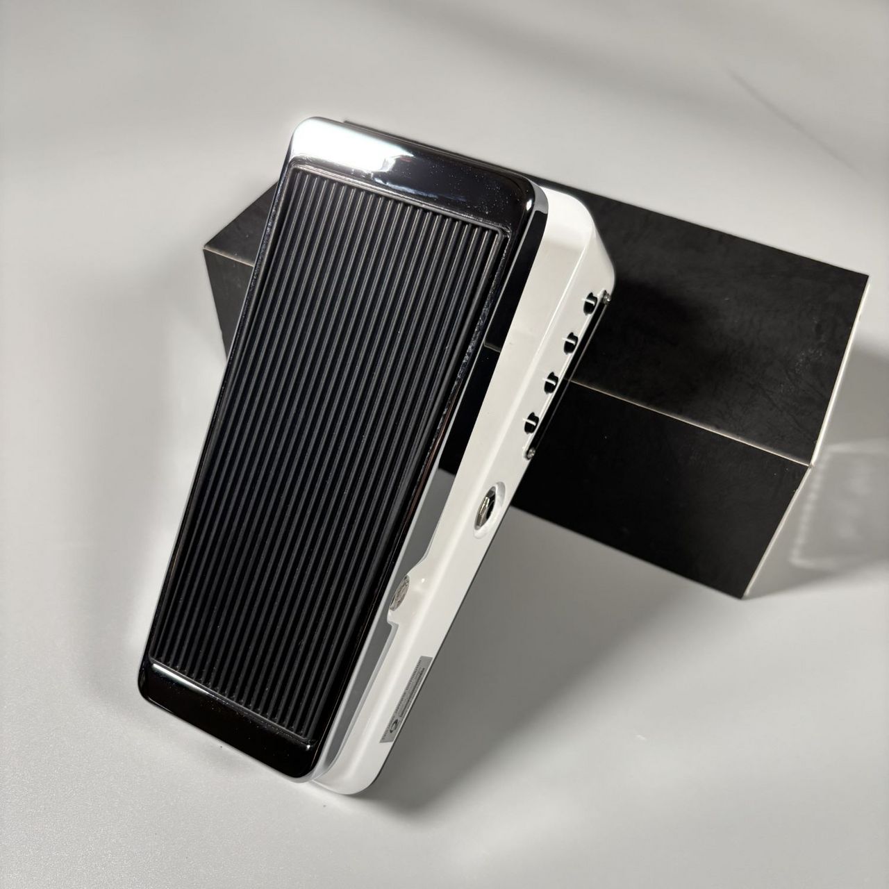 Xotic xw-1 ワウペダル XOTIC / XW-1 ワウペダルの特徴と使い方などをレビュー。全