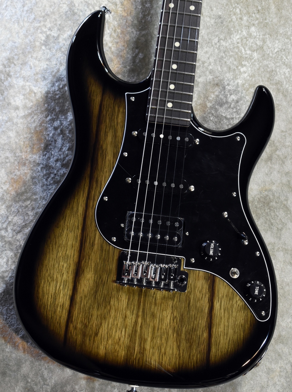 新品kurobokan×Candie Bolton1/1 ワンオフ サイン入り New! Nissan OEM CG13DE Cylinder Head for March HK11 WAK11