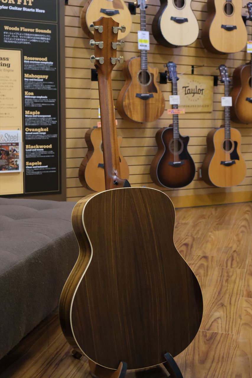 Taylor 818e V-Class / Antique Blonde（新品特価/送料無料