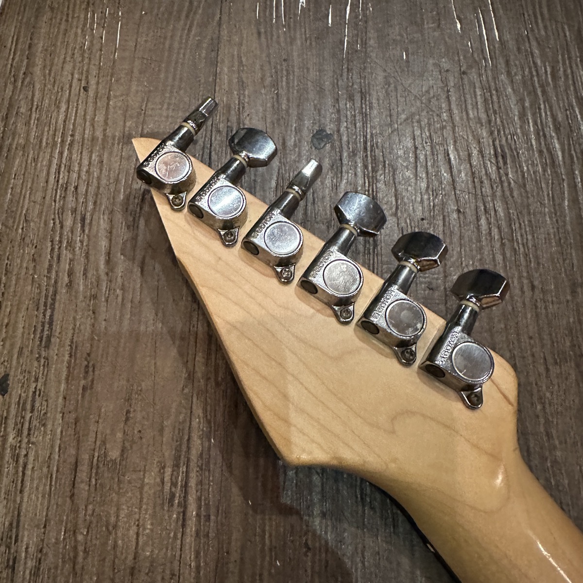 Fender Japan ギター　Jシリアル Fender Japan シリアルナンバーで年代特定 - HYBRID GUITARS Note