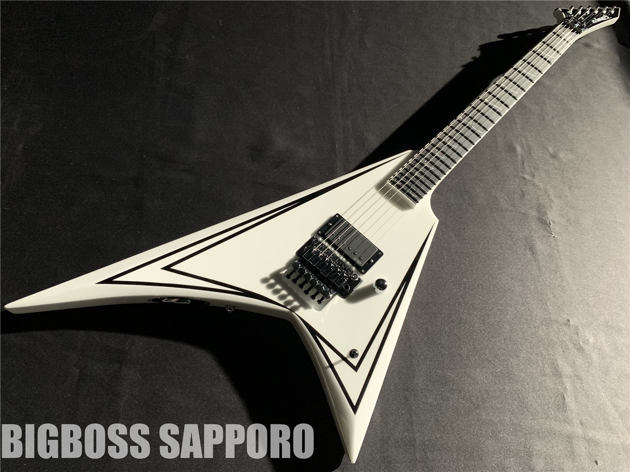 EDWARDS E-SCYTHE (White with Black Pin Stripe)（新品/送料