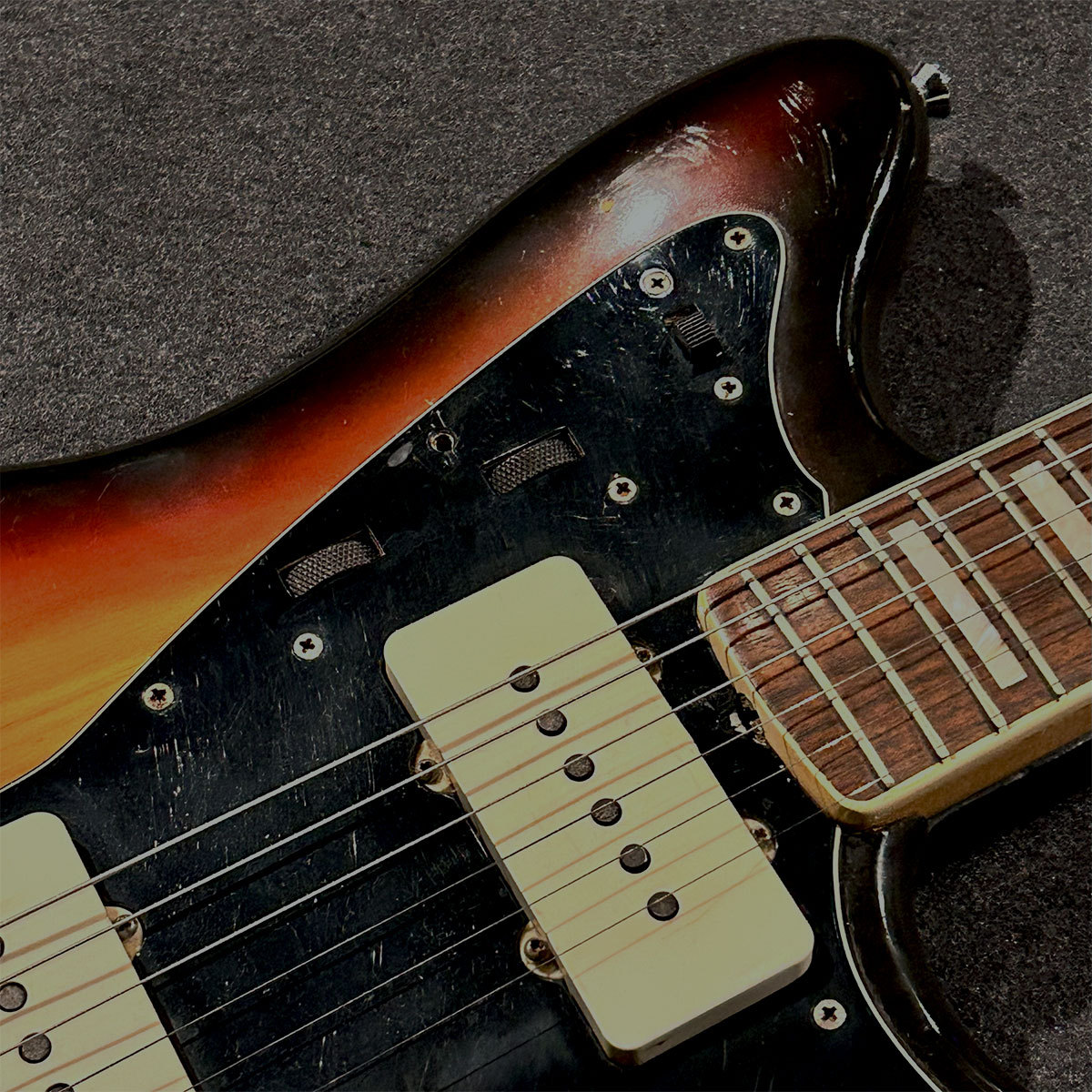Fender 1977 Jazzmaster Sunburst（ビンテージ）【楽器検索デジマート】