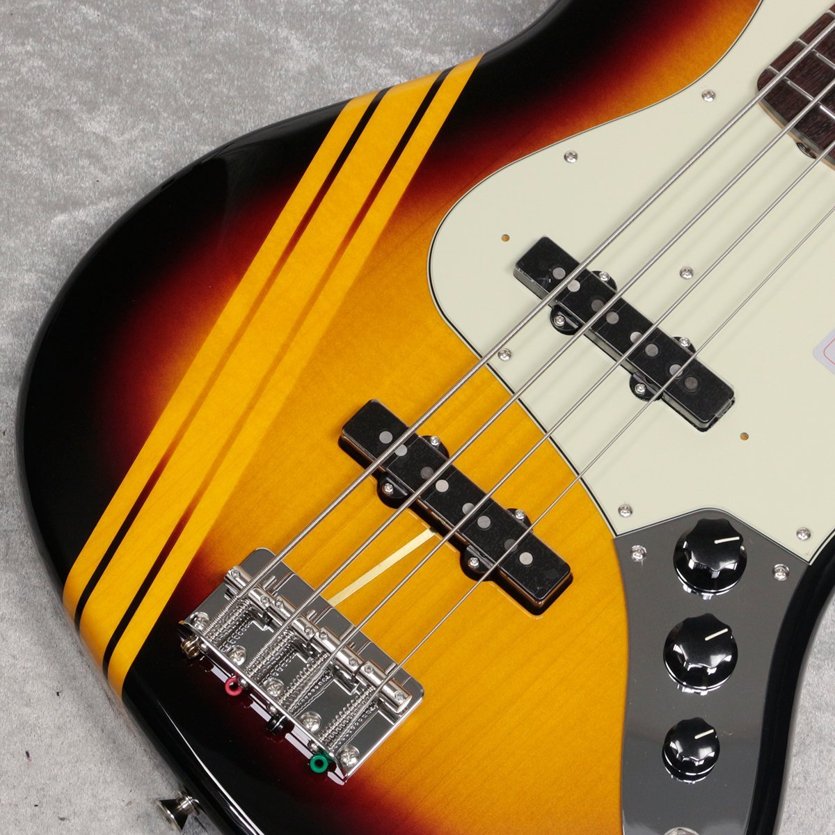 Fender MIJ Traditional 2025 Collection 60s Jazz Bass Competition 3