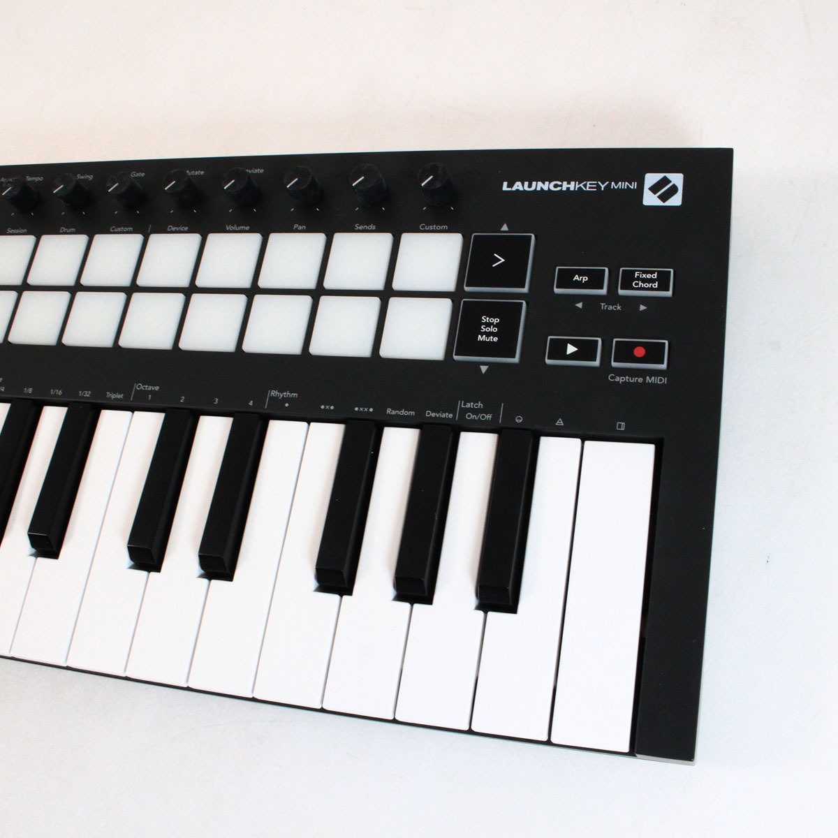 Novation LaunchKey Mini MK3 【渋谷店】（中古）【楽器検索デジマート】