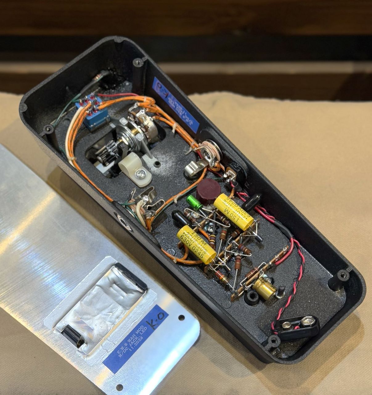E.W.S. Cry Baby Wah MOD w/DC Jack & LED [date:11.2024]（新品