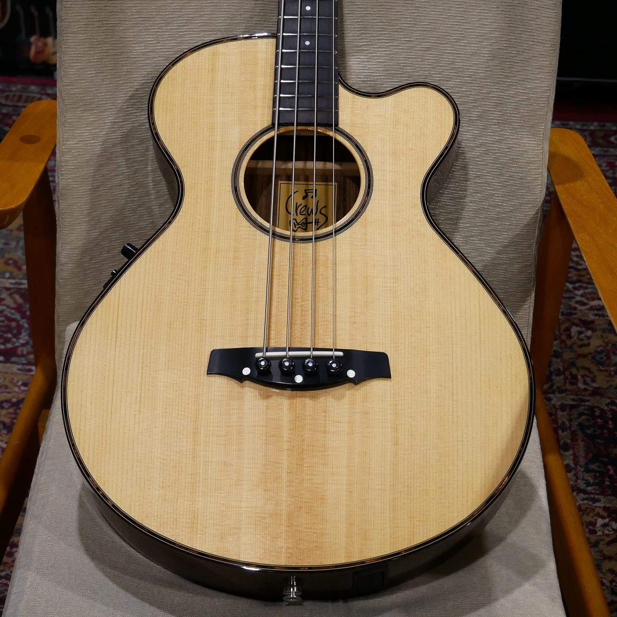 Crews Maniac Sound EB-2400 / Natural 【エレアコースティックベース