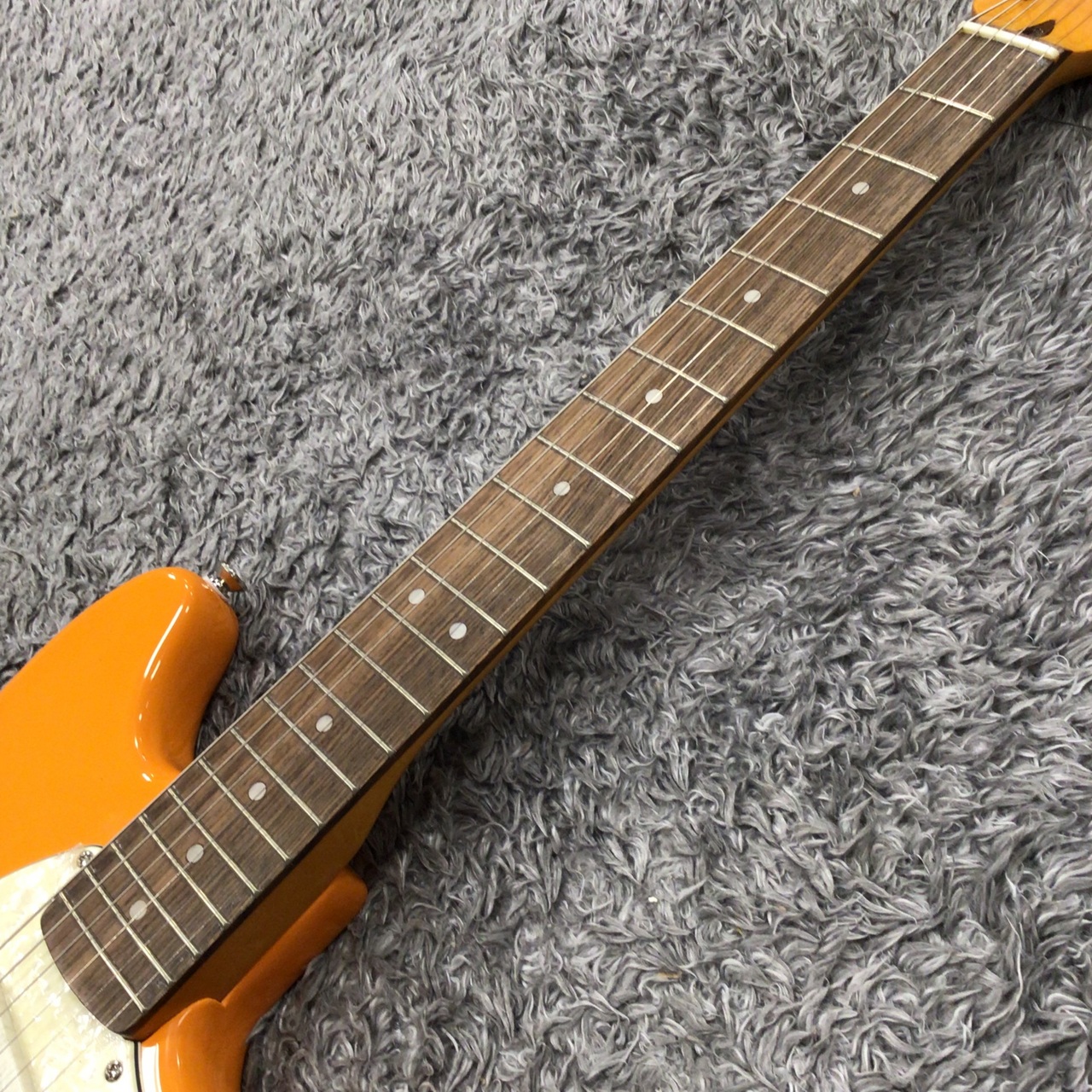Squier by Fender FSR Classic Vibe '60s Competition Mustang