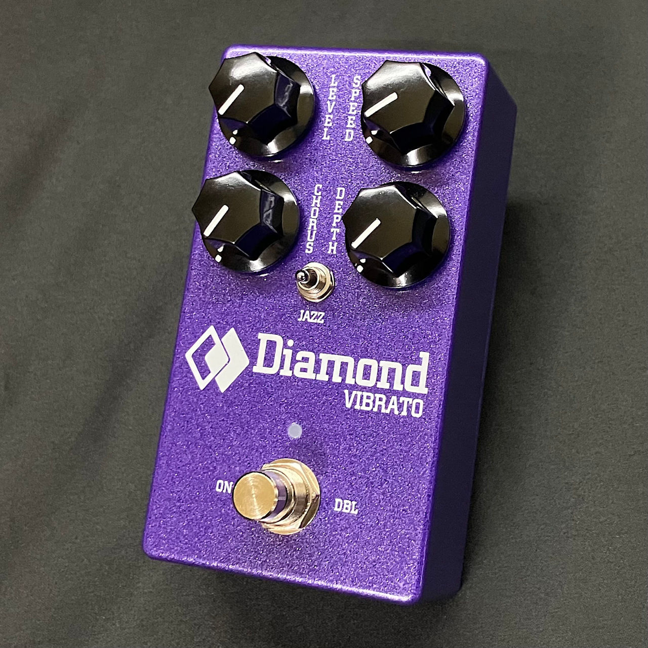 DIAMOND Guitar Pedals VIBRATO【ダイヤモンドペダルズ/ヴィブラート
