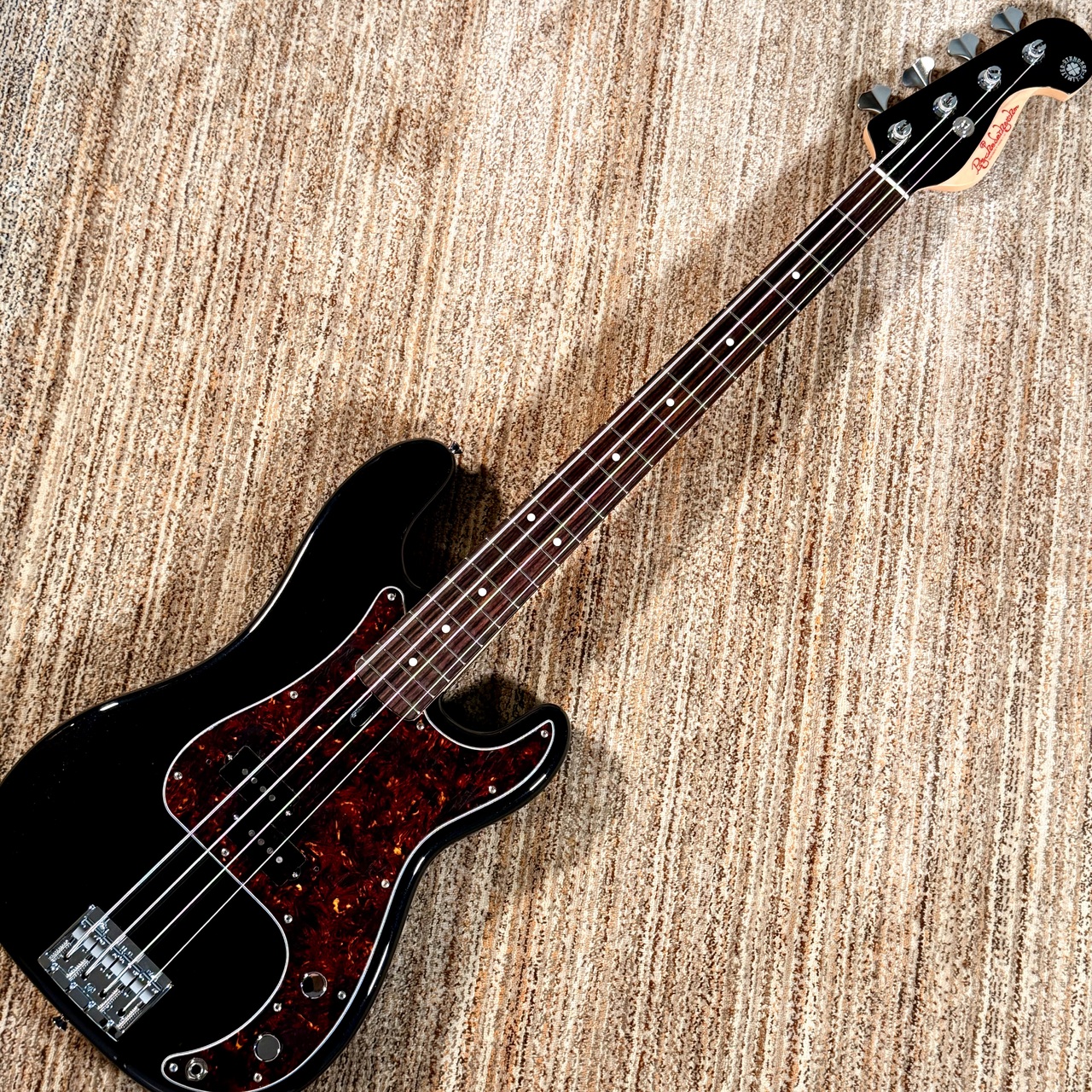 Psychederhythm サイケデリズム ベース Psychederhythm MODERN J-BASS Active - Vintage White | Blue