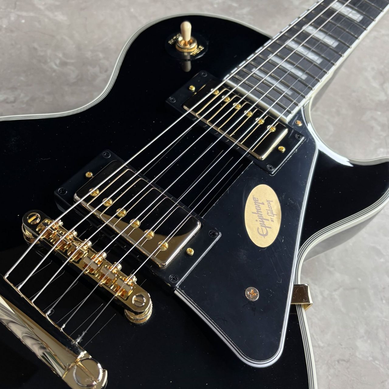 Epiphone 【握りやすいネックと本格サウンド！エボニー指板採用の王道