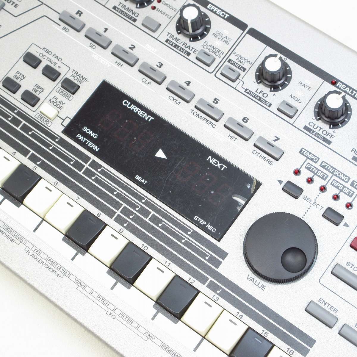 Roland MC-303 