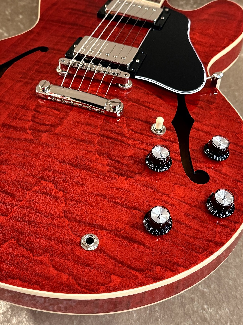 Gibson 【NEW】 ES-335 Figured Sixties Cherry sn214260332 [3.86kg