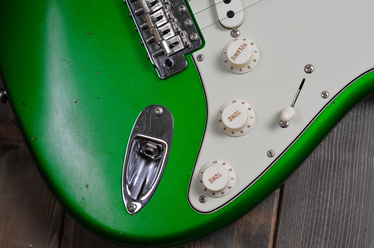 【1点物】ストラトキャスター カスタム 調整済み【売り切】 Fender 1961 Stratocaster Journeyman Relic / Candy Green（中古/送料
