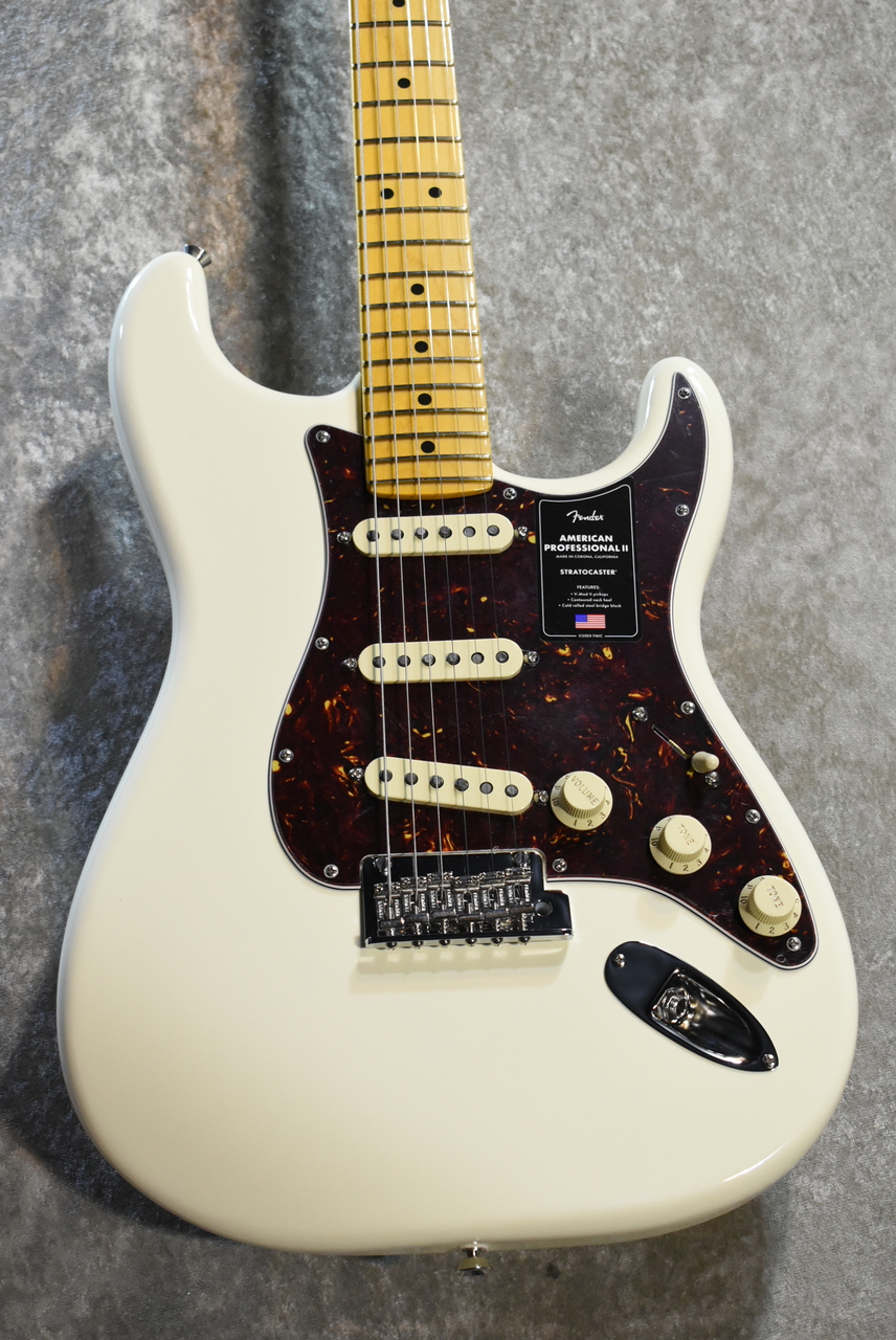 Fender AMERICAN PROFESSIONAL II STRATOCASTER Olympic White