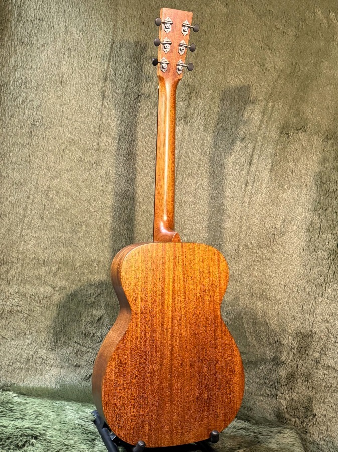 Martin 【オールマホガニーボディ】00-15M #3008424【USA製】（新品