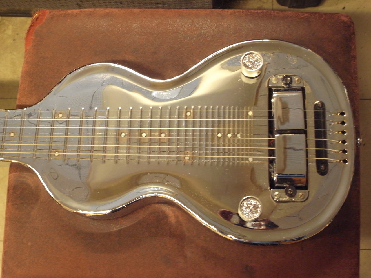 Rickenbecker Silver Hawaian Model 100NS (1940s)（ビンテージ