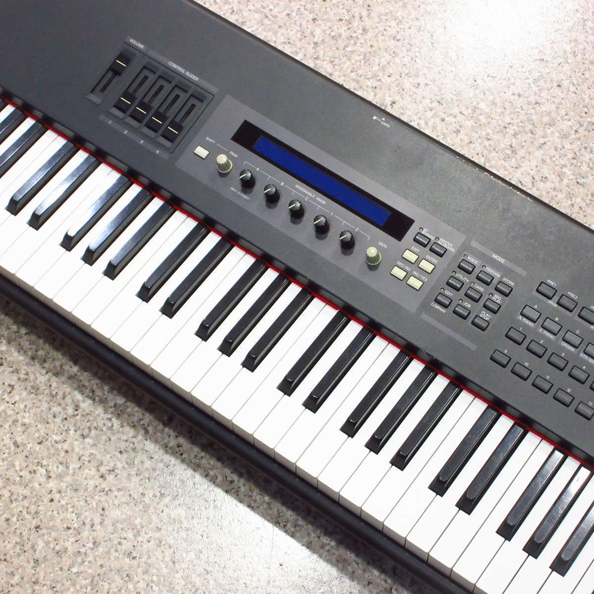 YAMAHA S80 