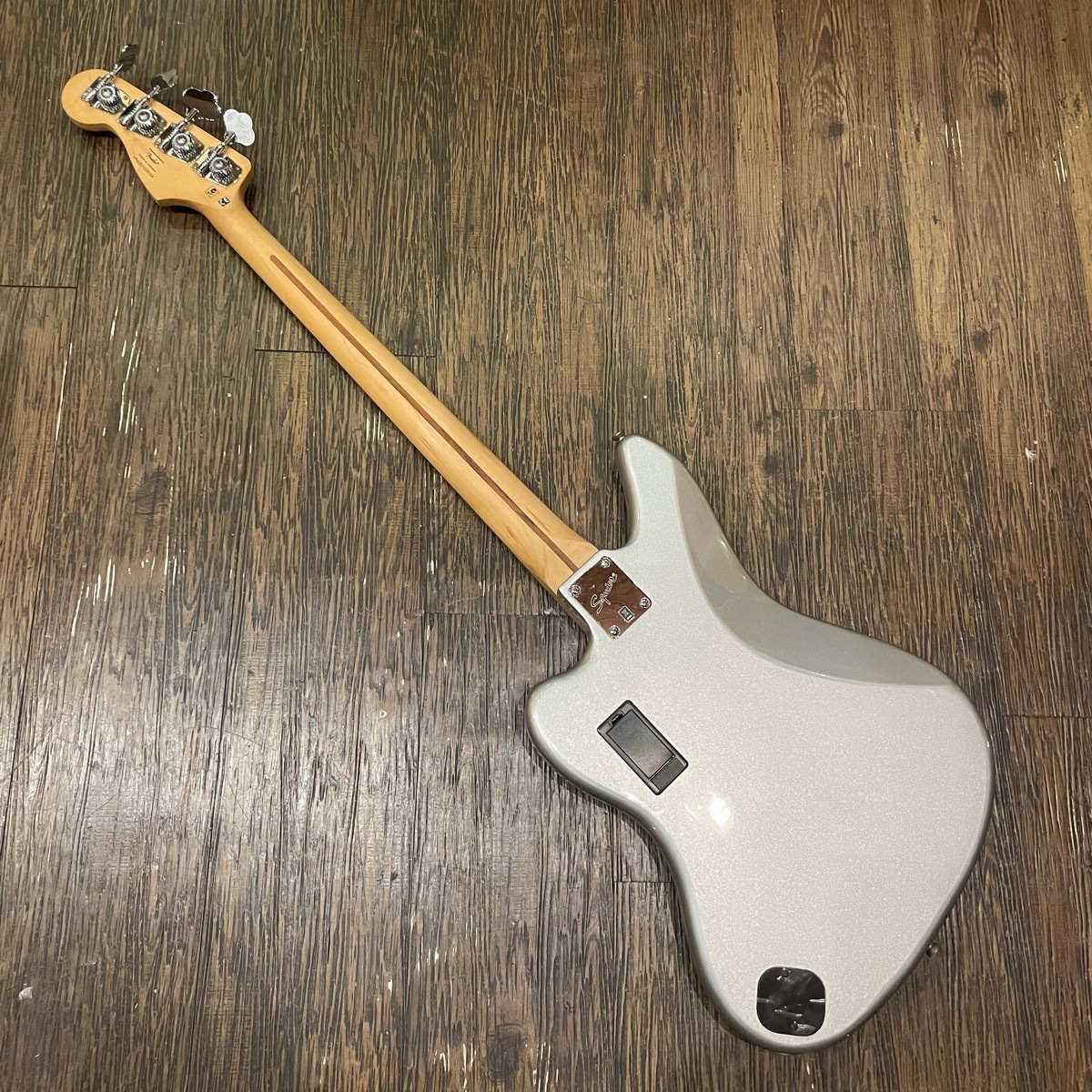 Squier by Fender Vintage Modified Jaguar Bass Matching Head