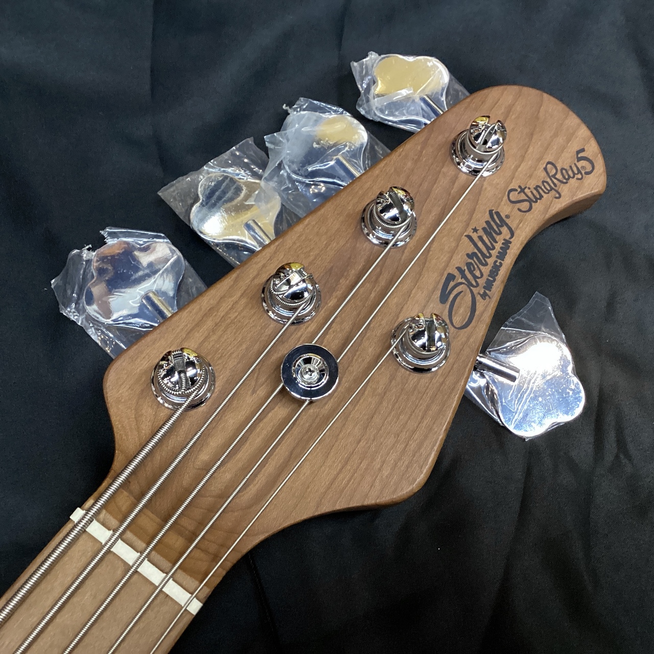 Sterling by MUSIC MAN RAY35 BLUE SPARKLE (スターリン ブルー