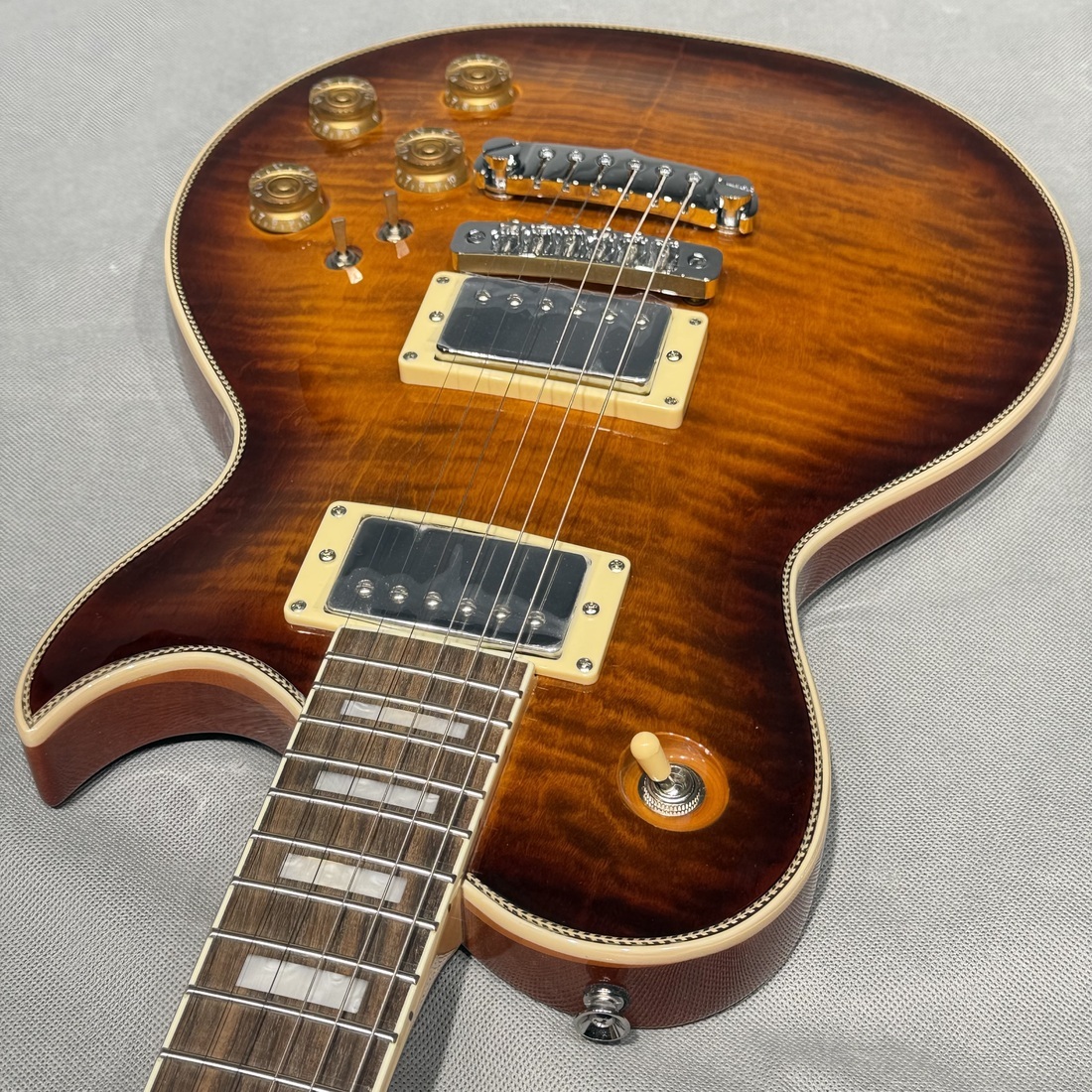 Aria Pro II PE-700 BS Brown Sunburst（新品特価）【楽器検索