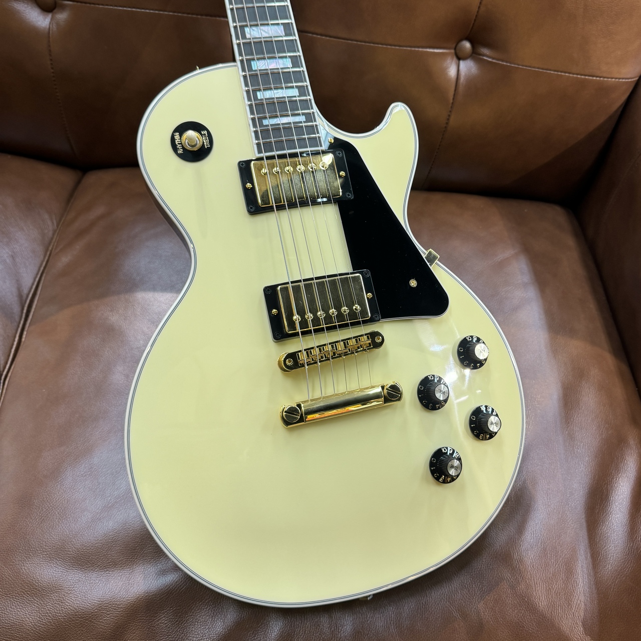 Gibson 【レア物】Les Paul Custom 70s / Butter Cream #210940088