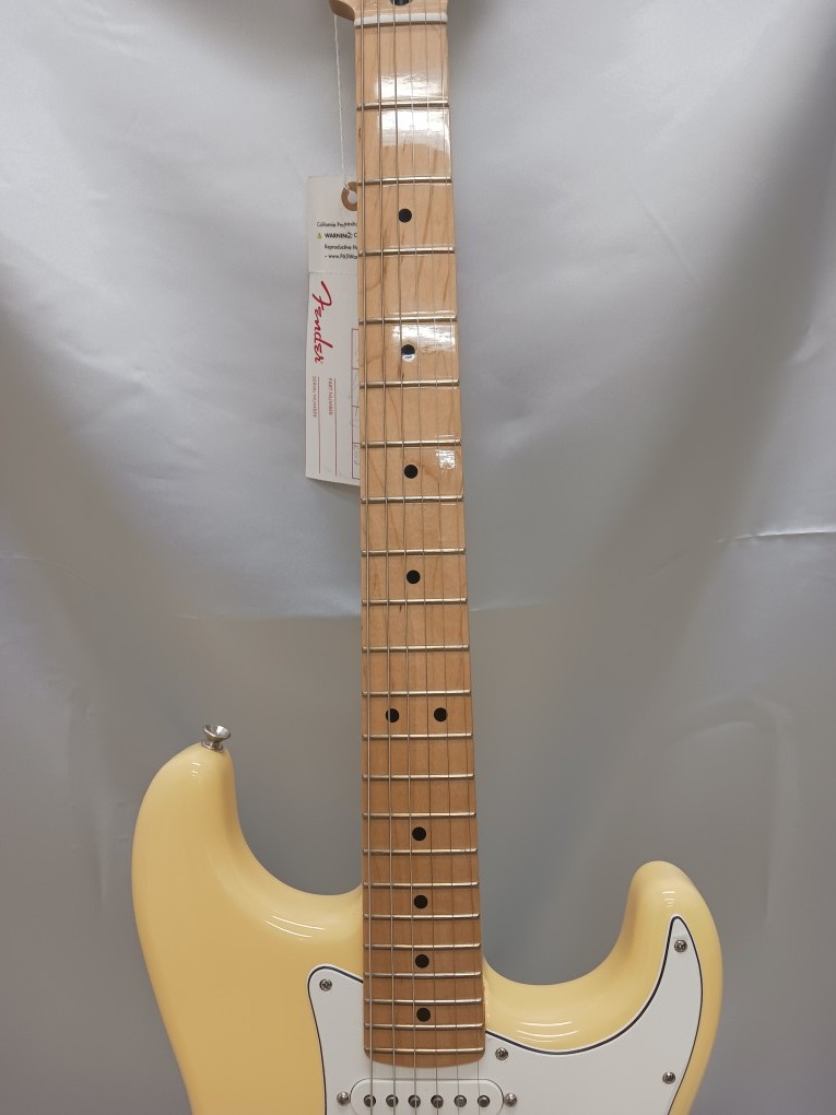 Fender Player Stratocaster Buttercream / Maple【展示入替特価】【旧