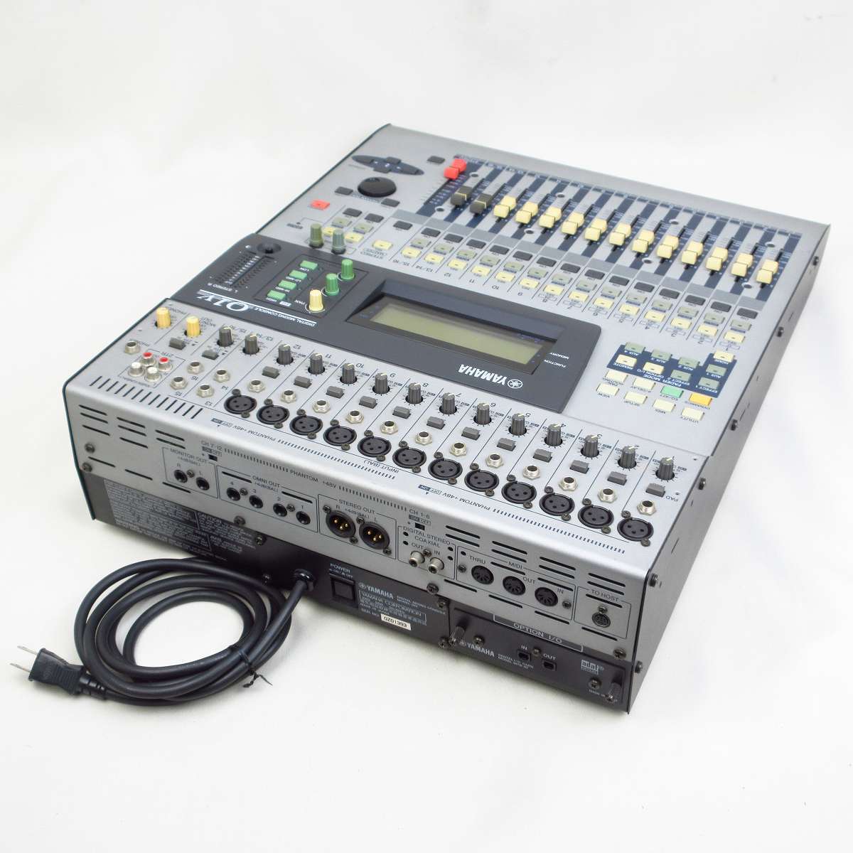 YAMAHA 01V 