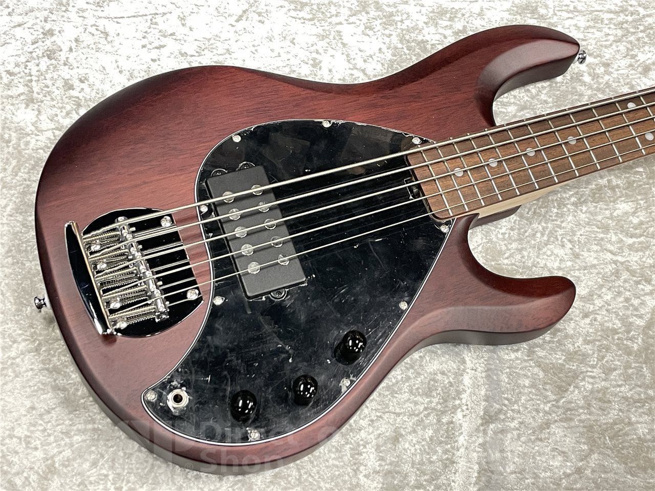 期間限定値下げ ミュージックマンの廉価SUBベース５弦 Sterling by MUSICMAN S.U.B. Series Ray5 (Walnut Stain