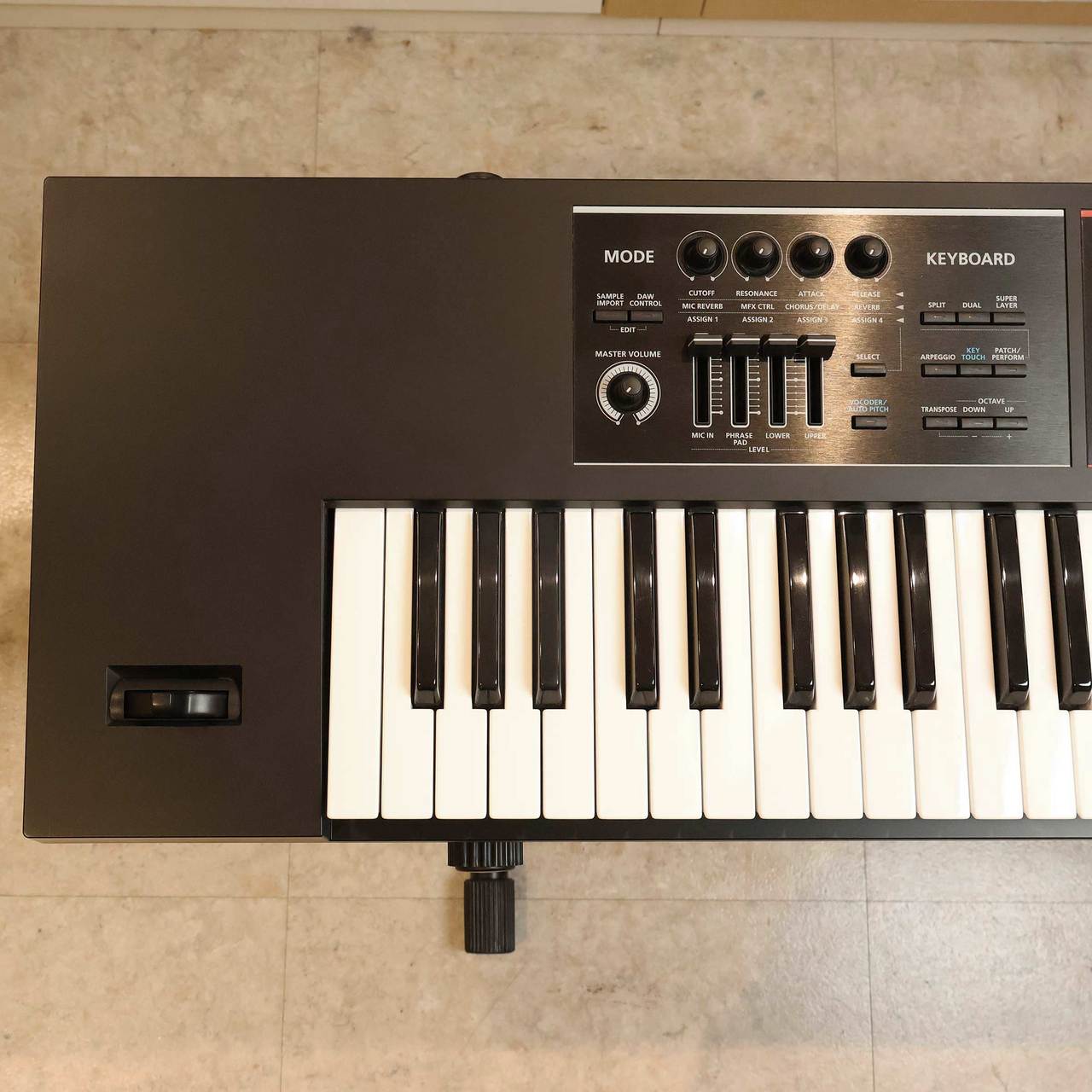 Roland JUNO-DS76 76鍵盤シンセサイザー 【中古】（中古/送料
