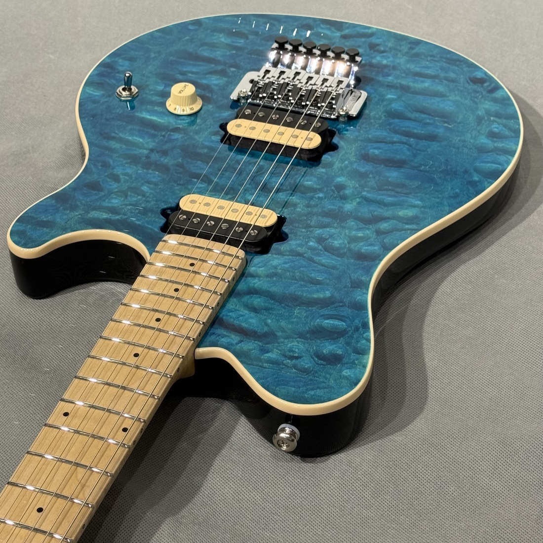 MUSIC MAN 【約3.1kg】（新品特価）【楽器検索デジマート】