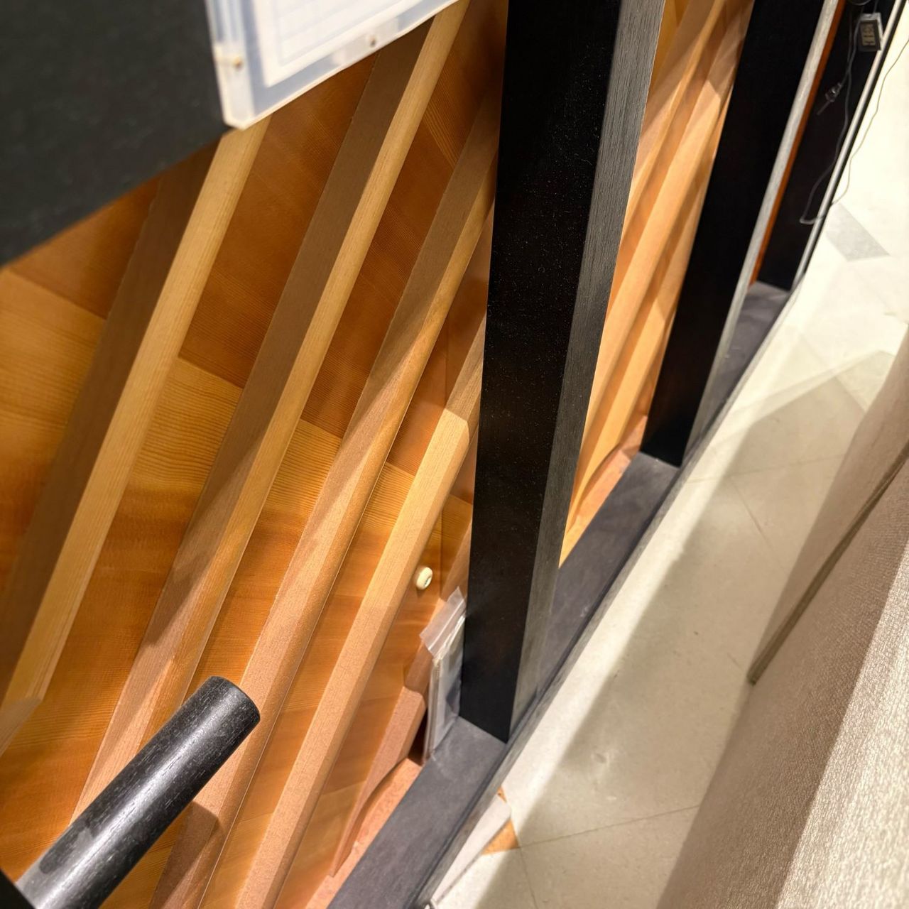 KAWAI K-114SN 【店頭展示品1台限り】マホガニー艶出し塗装仕上げ