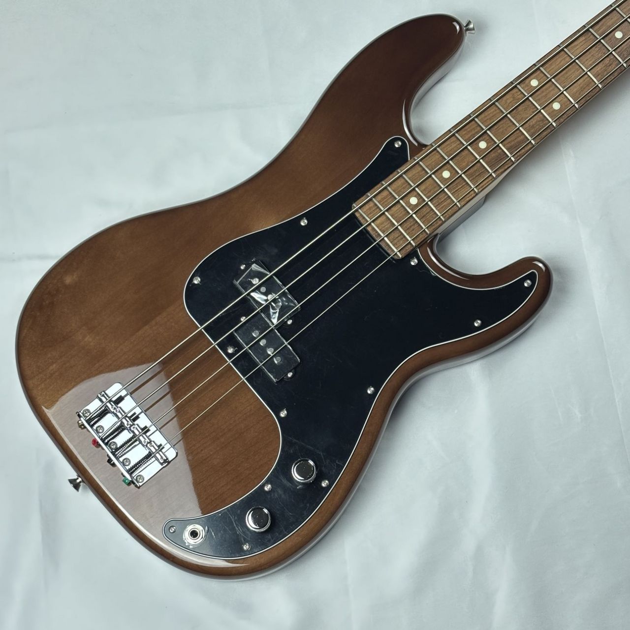 Fender Made in Japan Hybrid II Precision Bass Walnut Matching Head