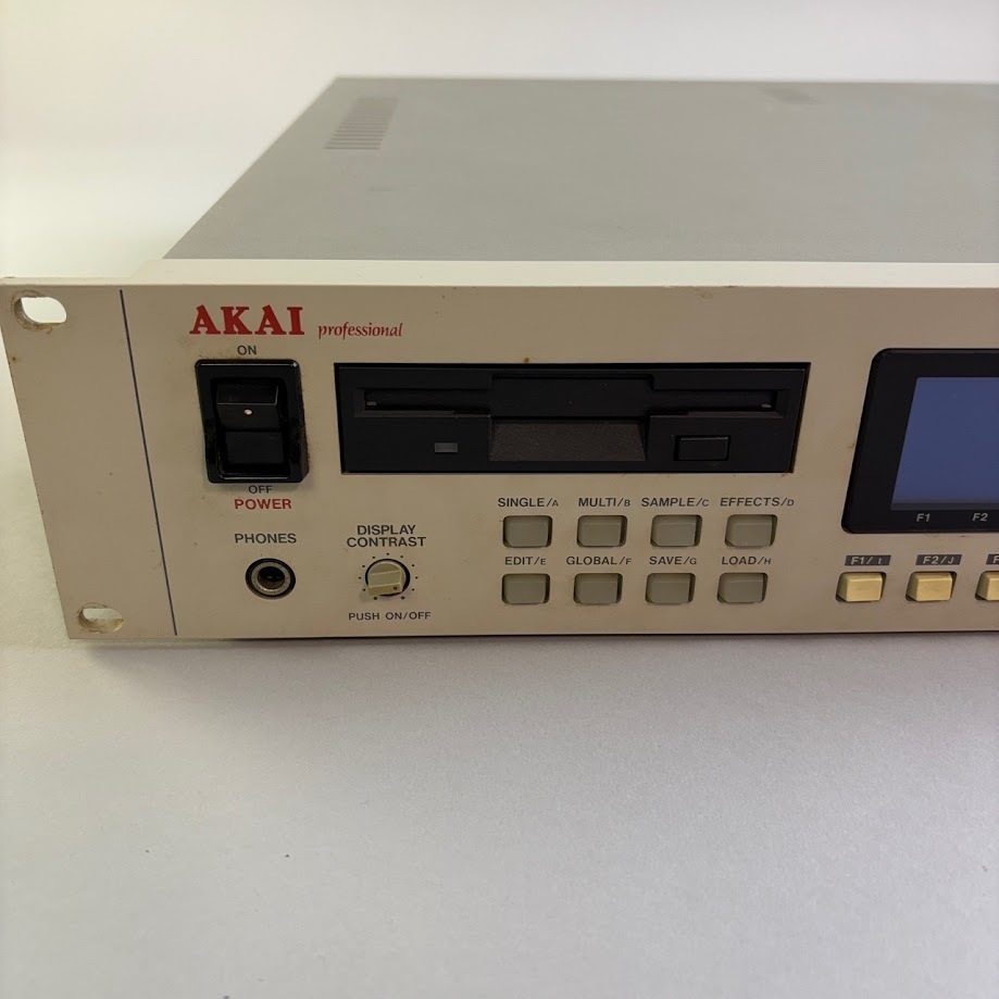 AKAI S3000XL Digital Sampler | Includes 7 Original CD-ROMs
