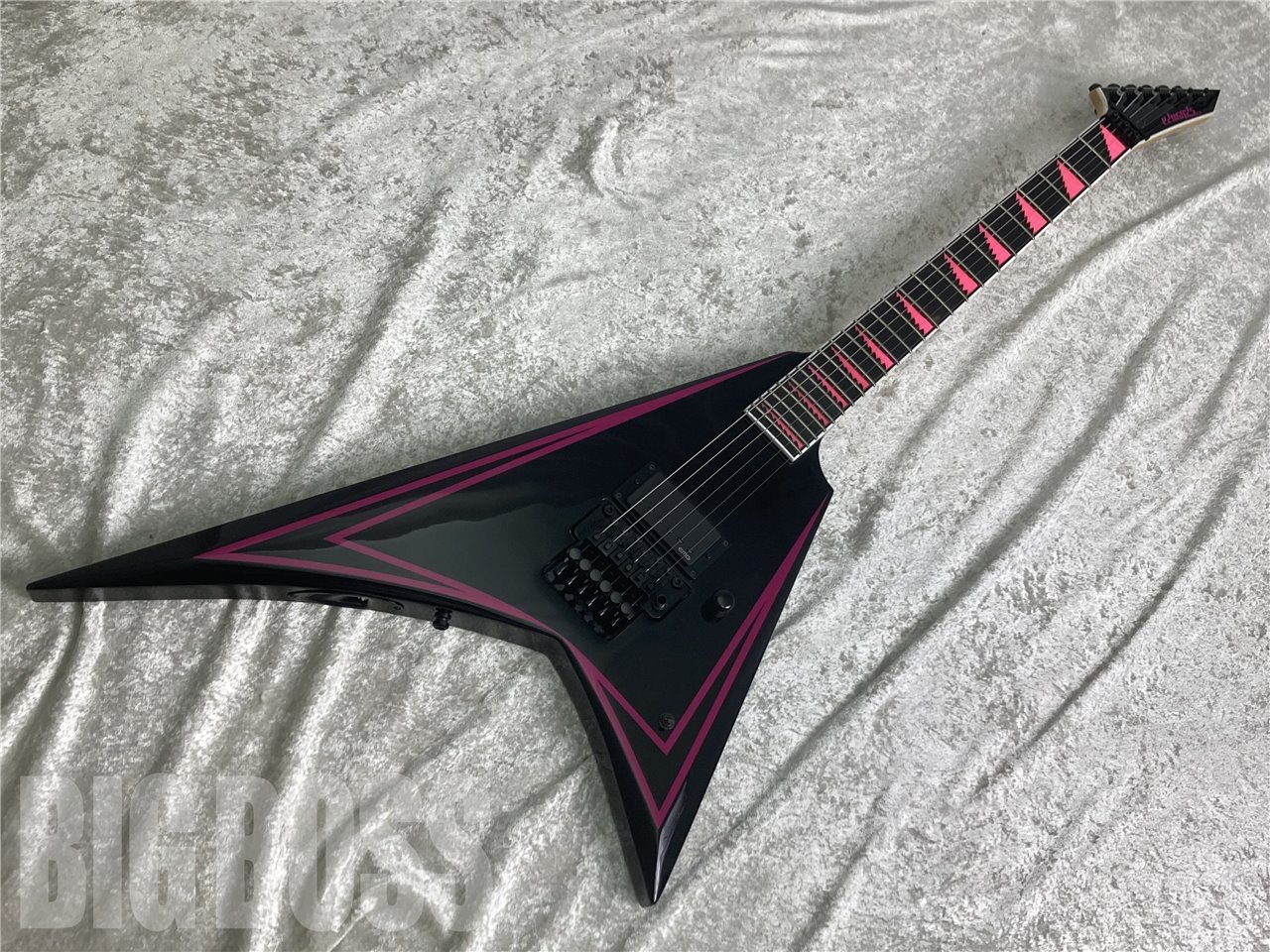 ConstEDWARDS PINK SAWTOOTH Alexi Laiho フライングV - ギター