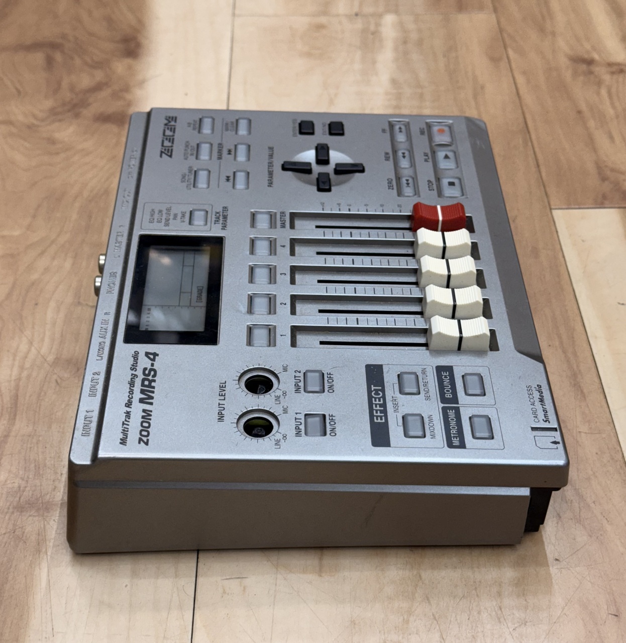 ZOOM　MRS-4　デジタルマルチレコーダー MRS-4 MultiTrak Recording Studio | Zoom