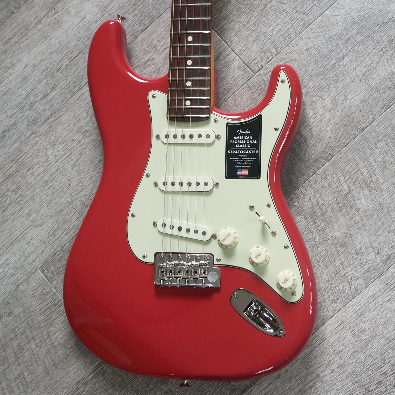 たたたあ)))ストラトキャスター　22F ノーブランド Fender American Professional Classic Stratocaster - Faded Dakota