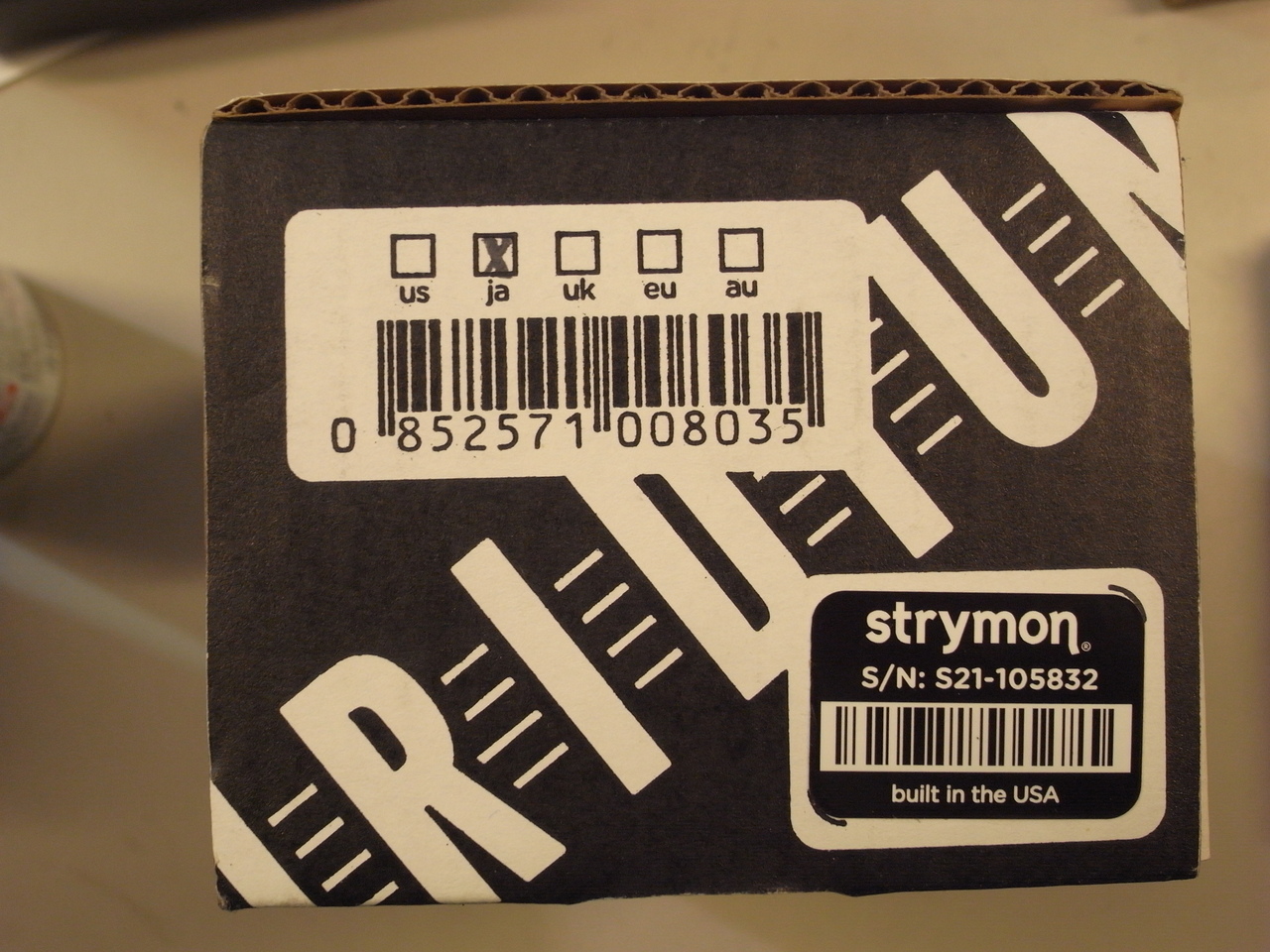 【中古美品！】strymon IRIDIUM Strymon Iridium - Amp Modeler & Cab - Eddie's Guitars