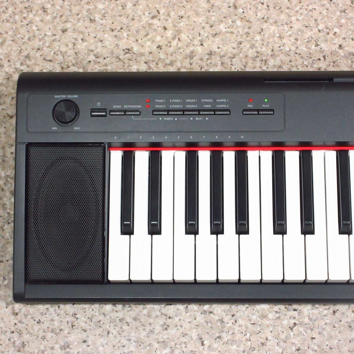 YAMAHA NP-12B シンプル＆スタイリッシュな61鍵盤キーボード 【横浜店