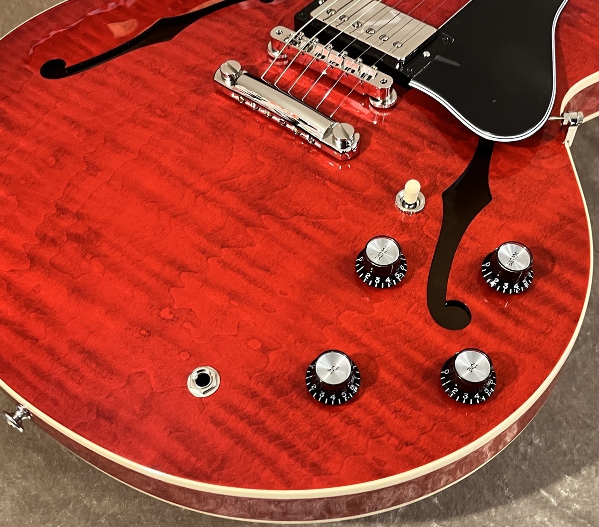 Gibson 【NEW】 ES-335 Figured Sixties Cherry sn221650334