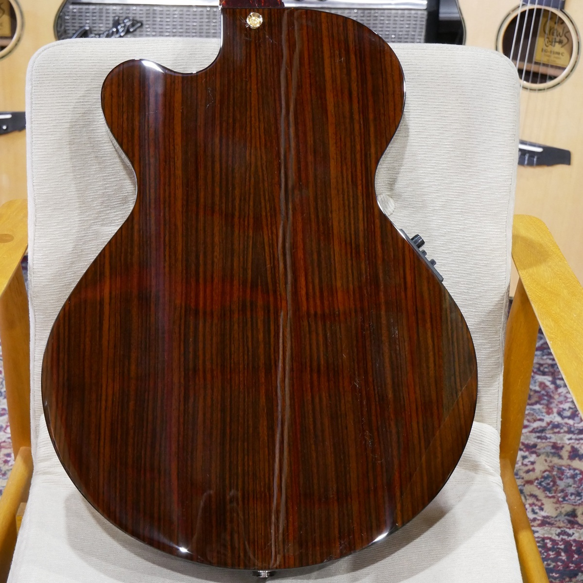 Crews Maniac Sound EG-1500C / Natural Yellow 【抜群の演奏性を誇る