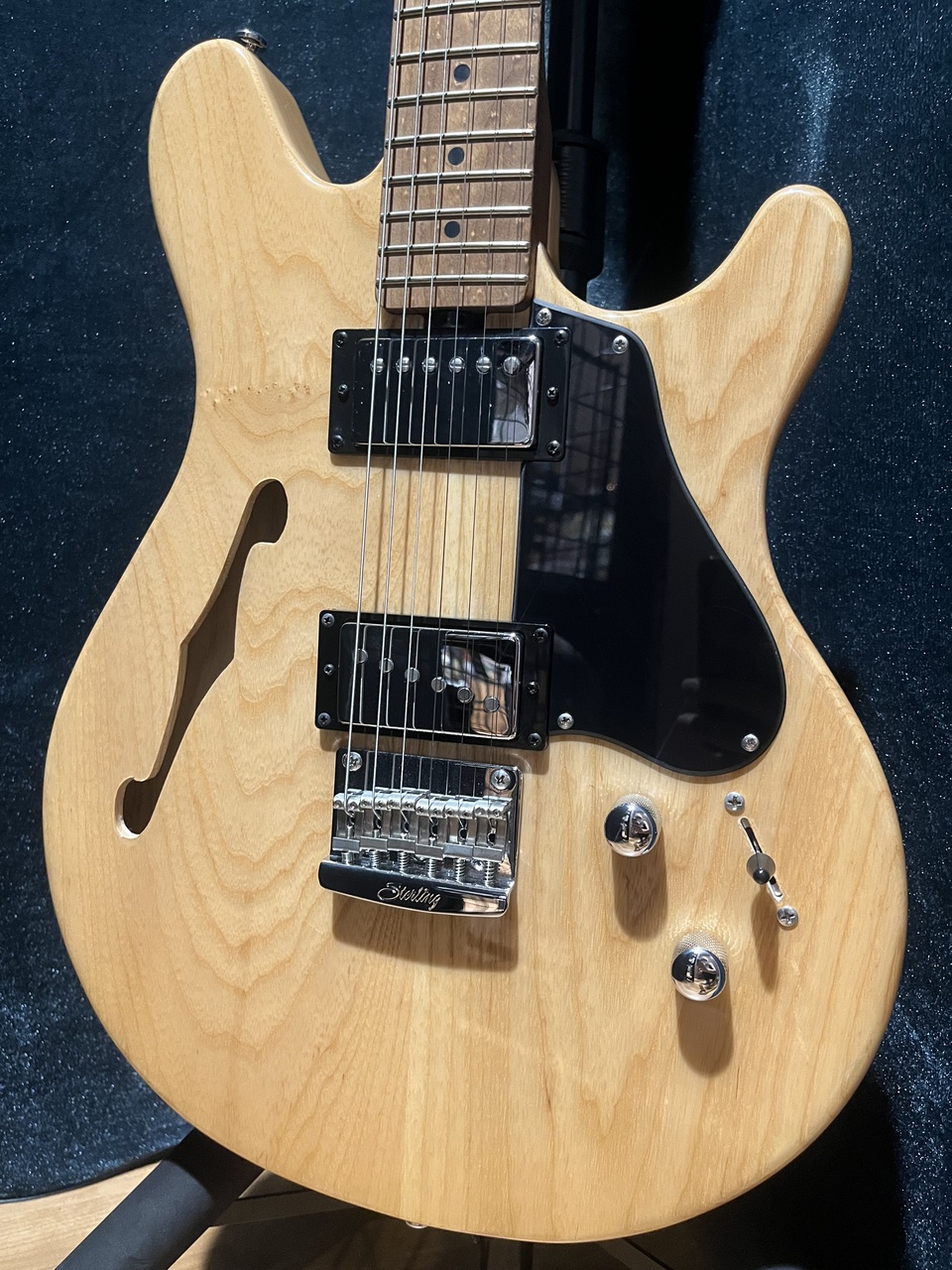 Musicman JV60C エレキギター Valentine Chambered JV60C | Guitars | Sterling by Music Man