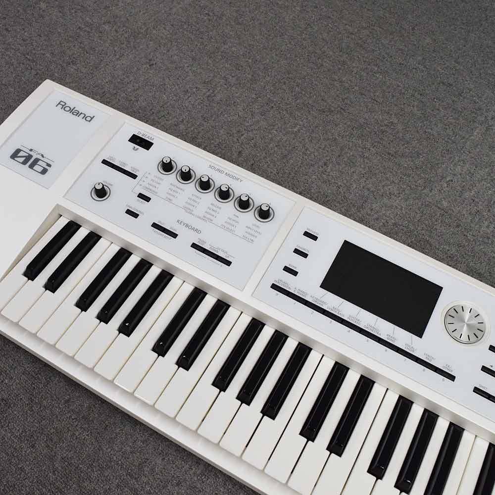 Roland FA-06-SC（限定ホワイト） シンセサイザー 【 中古 】（中古 ...